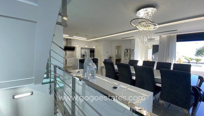 Te koop - Huis - Vrijstaande Villa - Orihuela - Villamartin