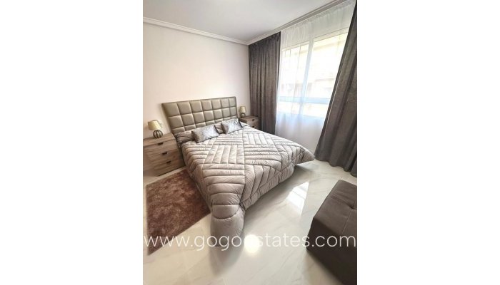 Te koop - Appartement - Appartement op de middelste verdieping - Torrevieja - Playa del Cura