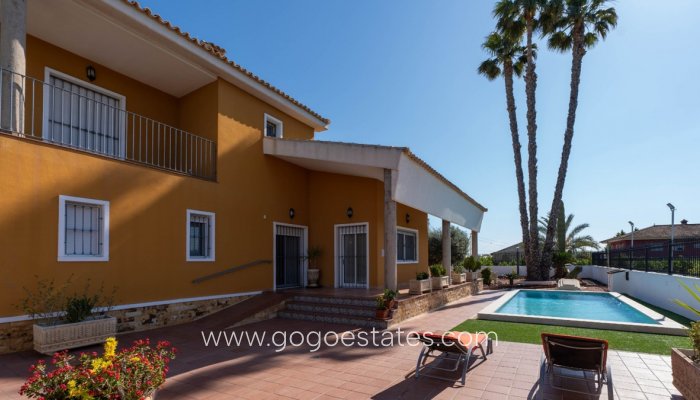 Te koop - Huis - Finca - Cortijo - Orihuela - Orihuela Centro