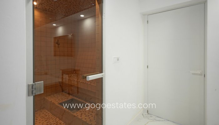 Te koop - Huis - Vrijstaande Villa - Calpe - Calpe Centro