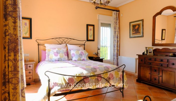 Te koop - Huis - Vrijstaande Villa - Orihuela - Orihuela Centro