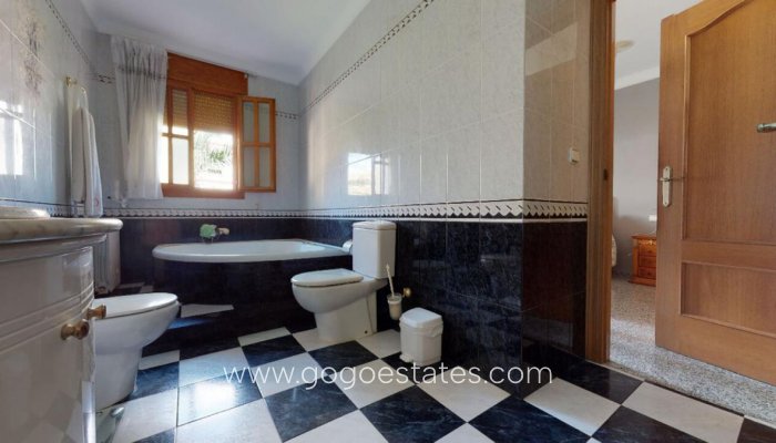 Revente - Maison - Villa Individuelle - Sax - Sax Centro