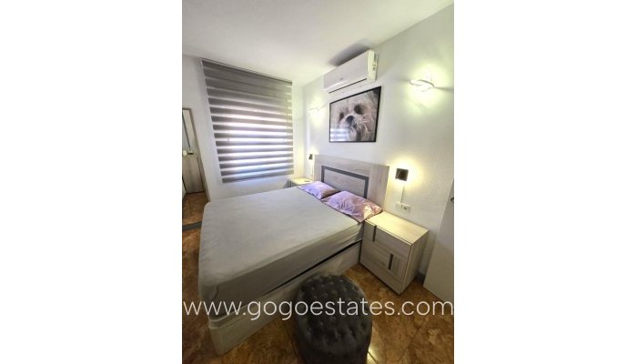 Te koop - Appartement - Appartement op de middelste verdieping - Torrevieja - Torrevieja Centro