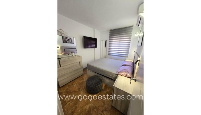 Te koop - Appartement - Appartement op de middelste verdieping - Torrevieja - Torrevieja Centro