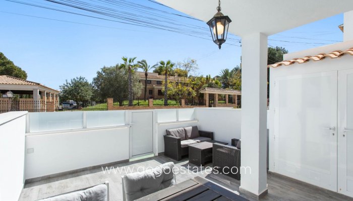 Te koop - Huis - Halfvrijstaande woning - Torrevieja - Lago jardin
