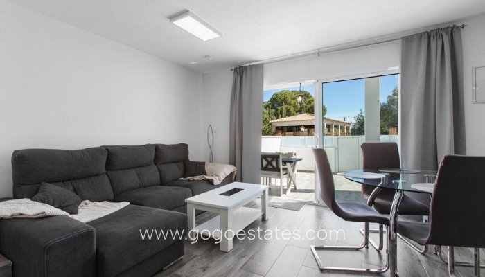 Te koop - Huis - Halfvrijstaande woning - Torrevieja - Lago jardin