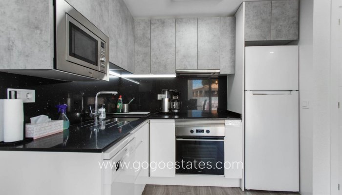 Te koop - Huis - Halfvrijstaande woning - Torrevieja - Lago jardin