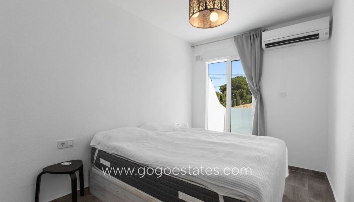 Te koop - Huis - Halfvrijstaande woning - Torrevieja - Lago jardin