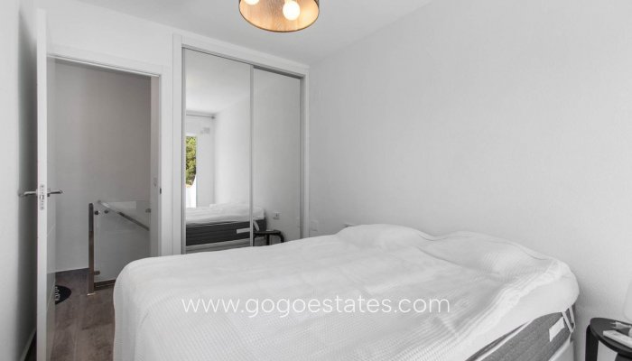 Te koop - Huis - Halfvrijstaande woning - Torrevieja - Lago jardin