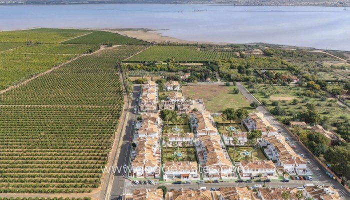 Te koop - Huis - Halfvrijstaande woning - Torrevieja - Lago jardin