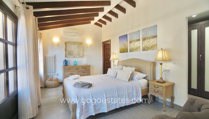 Te koop - Huis - Vrijstaande Villa - Teulada - Moraira