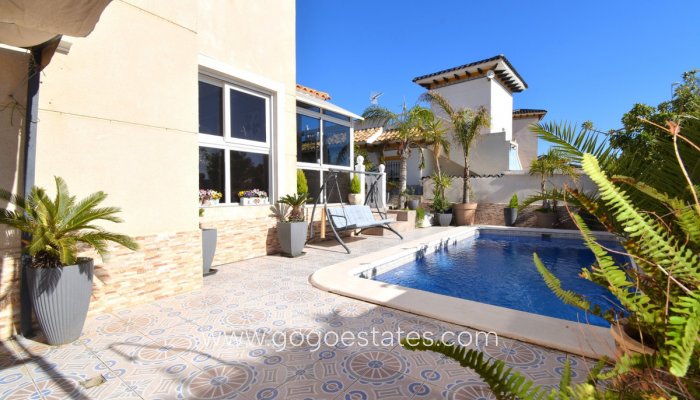 Te koop - Huis - Vrijstaande Villa - Orihuela - Playa Flamenca