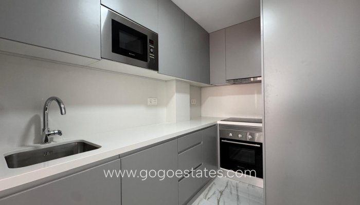 Te koop - Appartement - Appartement op de middelste verdieping - Torrevieja - Torrevieja Centro