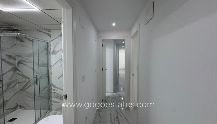 Te koop - Appartement - Appartement op de middelste verdieping - Torrevieja - Torrevieja Centro