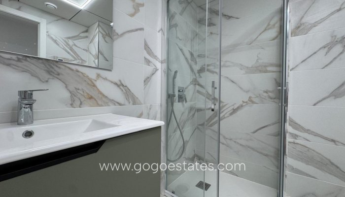 Te koop - Appartement - Appartement op de middelste verdieping - Torrevieja - Torrevieja Centro