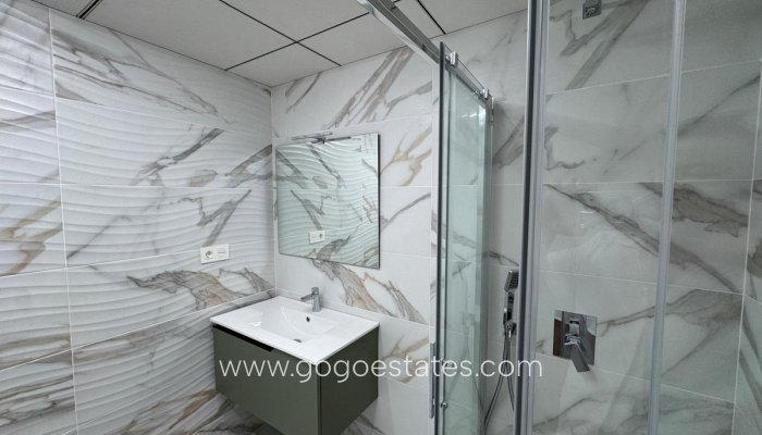 Te koop - Appartement - Appartement op de middelste verdieping - Torrevieja - Torrevieja Centro