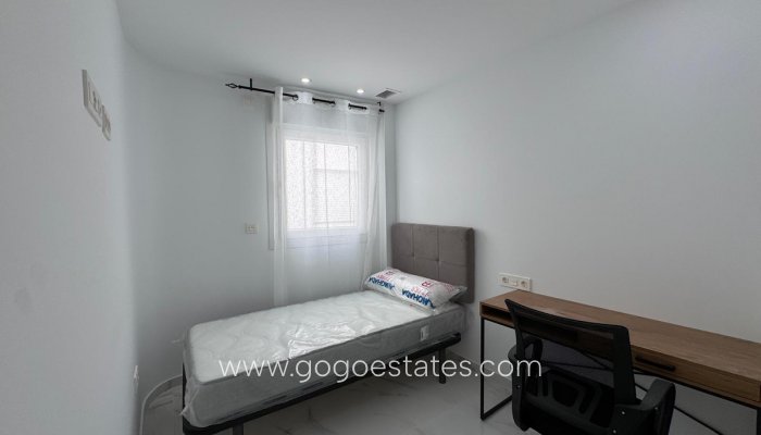 Te koop - Appartement - Appartement op de middelste verdieping - Torrevieja - Torrevieja Centro