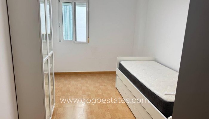 Revente - Appartement - Appartement au rez-de-chaussée - Torrevieja - Torrevieja Centro