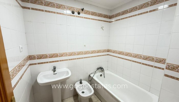 Te koop - Appartement - Studio op de middelste verdieping - Torrevieja - Playa de los Locos