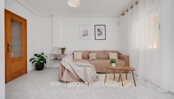 Resale - House - Bungalow - Torrevieja - Torrevieja Centro