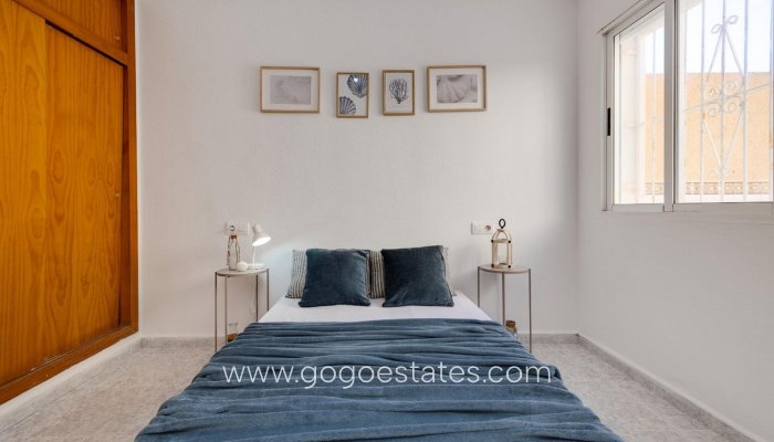 Resale - House - Bungalow - Torrevieja - Torrevieja Centro