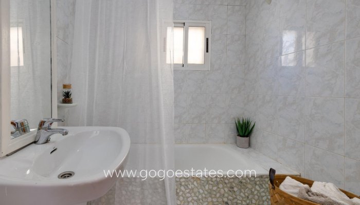 Resale - House - Bungalow - Torrevieja - Torrevieja Centro