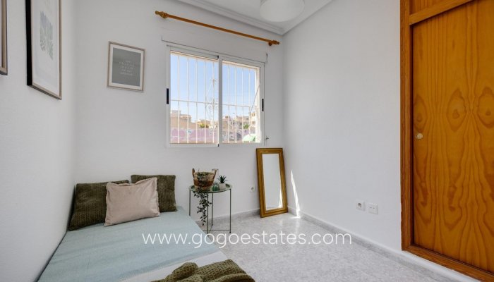 Resale - House - Bungalow - Torrevieja - Torrevieja Centro
