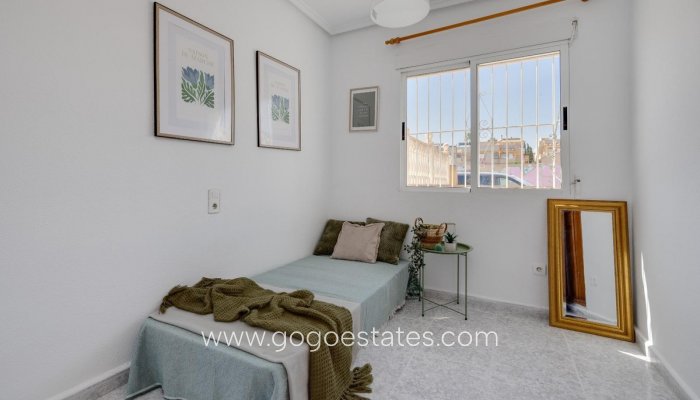 Resale - House - Bungalow - Torrevieja - Torrevieja Centro