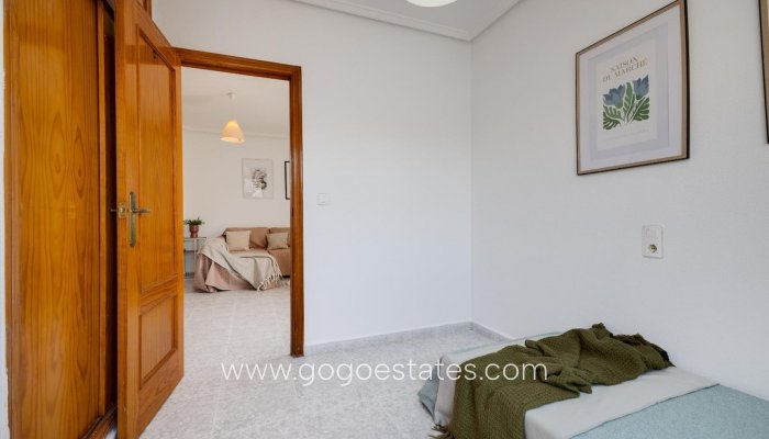 Resale - House - Bungalow - Torrevieja - Torrevieja Centro