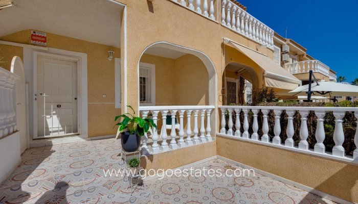 Resale - House - Bungalow - Torrevieja - Torrevieja Centro
