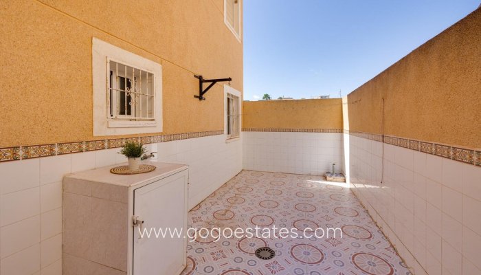 Resale - House - Bungalow - Torrevieja - Torrevieja Centro
