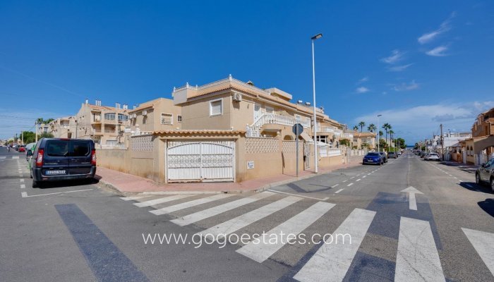Resale - House - Bungalow - Torrevieja - Torrevieja Centro