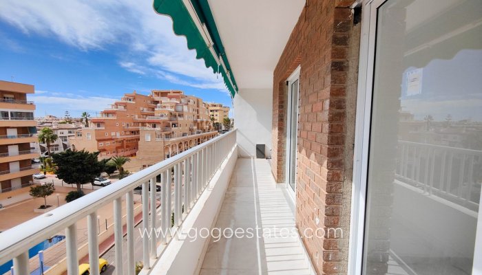 Te koop - Appartement - Appartement op de middelste verdieping - Orihuela - Punta Prima