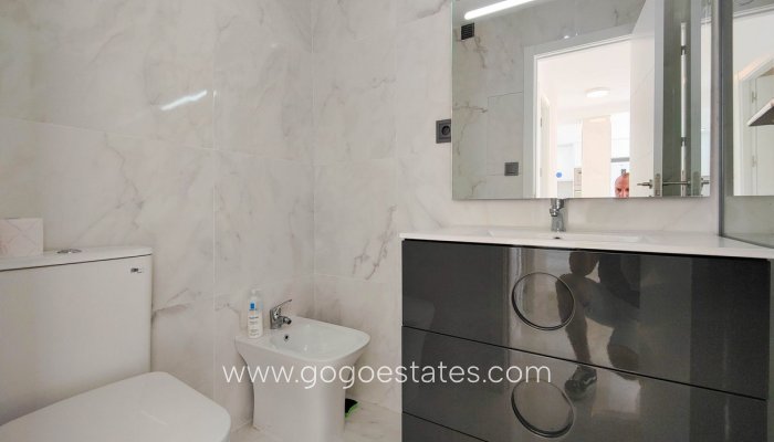 Te koop - Appartement - Appartement op de middelste verdieping - Orihuela - Punta Prima