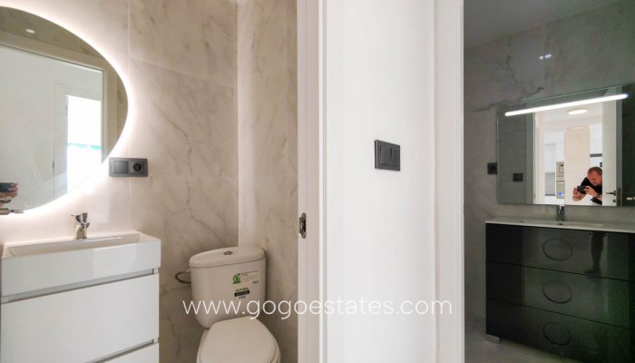 Te koop - Appartement - Appartement op de middelste verdieping - Orihuela - Punta Prima