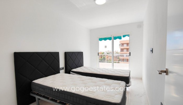 Te koop - Appartement - Appartement op de middelste verdieping - Orihuela - Punta Prima