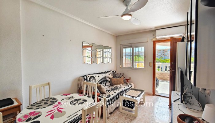 Te koop - Appartement - Appartement op de bovenste verdieping - Torrevieja - El Acequión - Los Náufragos