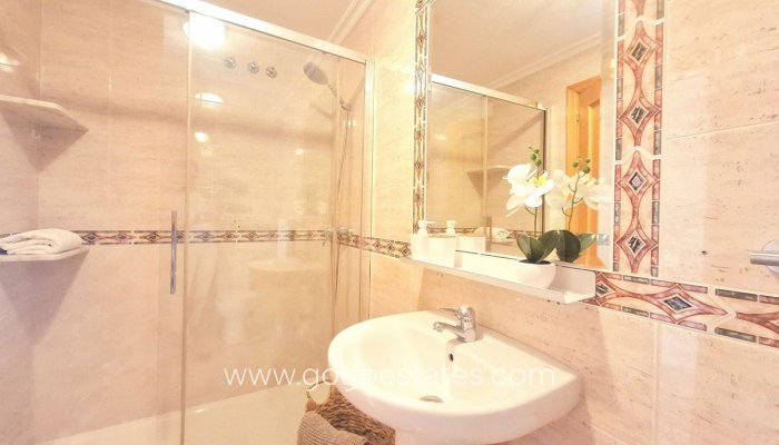 Te koop - Appartement - Appartement op de middelste verdieping - Torrevieja - Torrevieja Centro