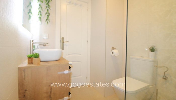 Te koop - Appartement - Appartement op de middelste verdieping - Torrevieja - La veleta