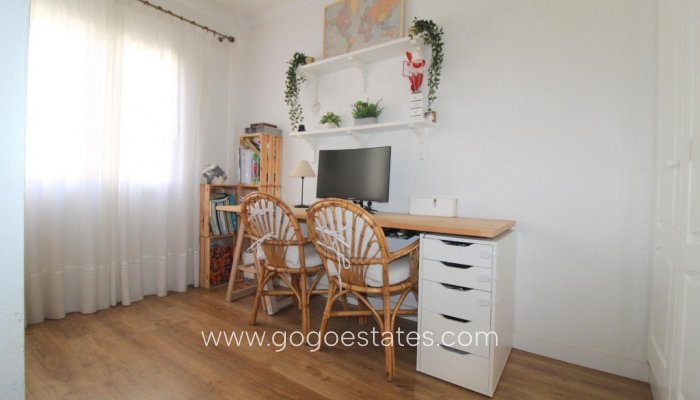 Te koop - Appartement - Appartement op de middelste verdieping - Torrevieja - La veleta