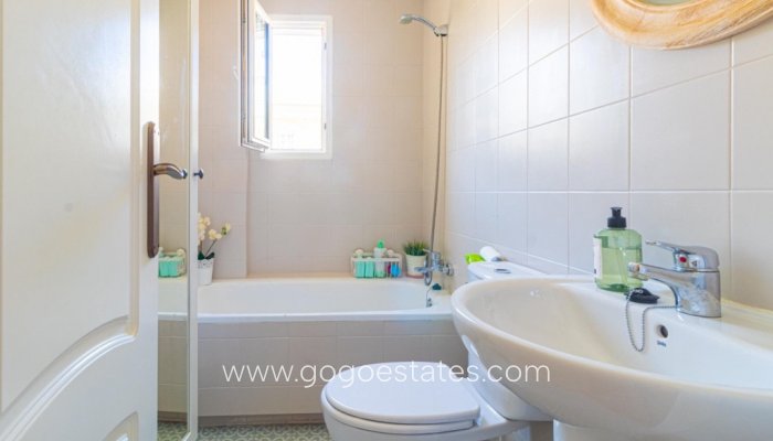 Te koop - Appartement - Appartement op de middelste verdieping - Torrevieja - La veleta