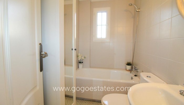 Te koop - Appartement - Appartement op de middelste verdieping - Torrevieja - La veleta