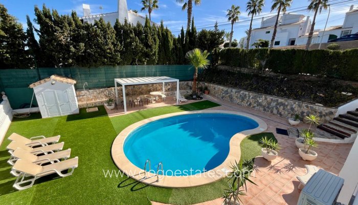 Te koop - Huis - Vrijstaande Villa - Orihuela - Villamartin
