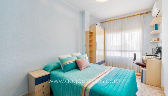 Te koop - Appartement - Appartement op de middelste verdieping - Torrevieja - Torrevieja Centro