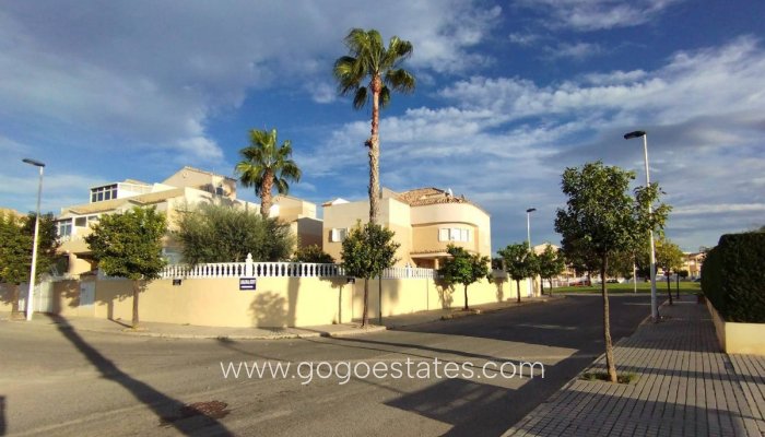 Te koop - Huis - Vrijstaande Villa - Torrevieja - LA SIESTA