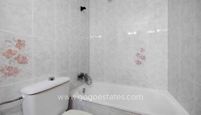 Te koop - Appartement - Appartement op de middelste verdieping - Torrevieja - Torrevieja Centro