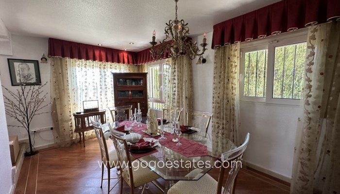 Te koop - Huis - Vrijstaande Villa - Orihuela - Villamartin