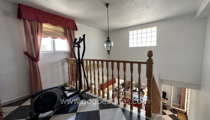 Te koop - Huis - Vrijstaande Villa - Orihuela - Villamartin