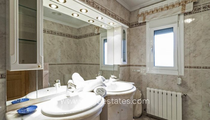 Te koop - Huis - Vrijstaande Villa - Benissa - Benissa Centro