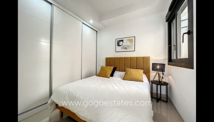 Te koop - Huis - Vrijstaande Villa - Orihuela - Villamartin